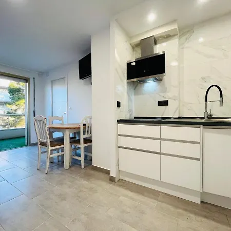 アパート Carlo's Flat, Recien Reformado, Piscina Y A 5minutos De La Playa サロウ